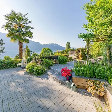 Villa Frontlake *