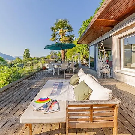 Villa Frontlake