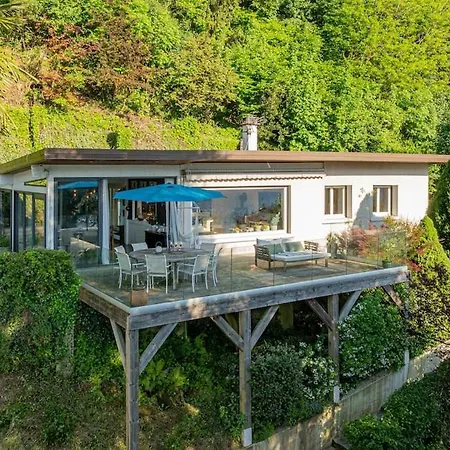 Frontlake Villa *