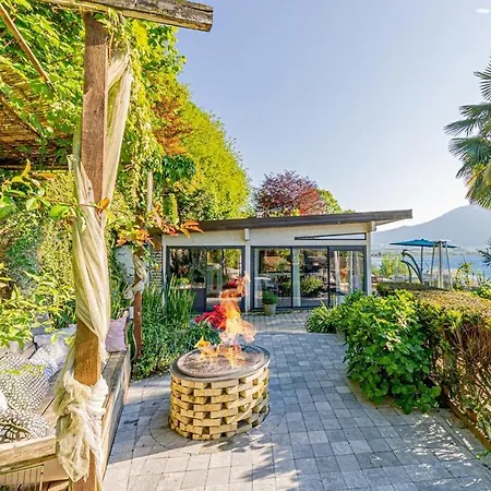 Villa Frontlake