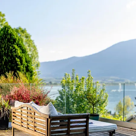 Frontlake Villa *
