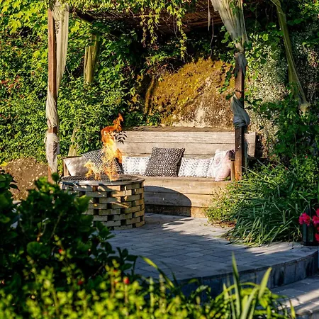 Villa Frontlake Tresserve