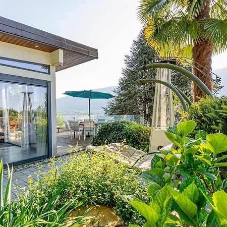 Frontlake Villa *